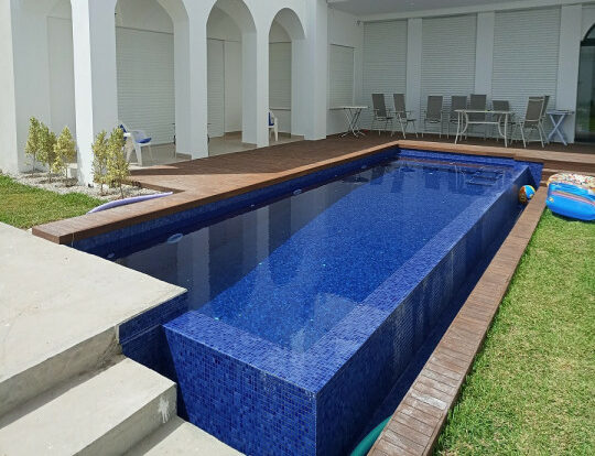 mosaïque piscine bleu foncé